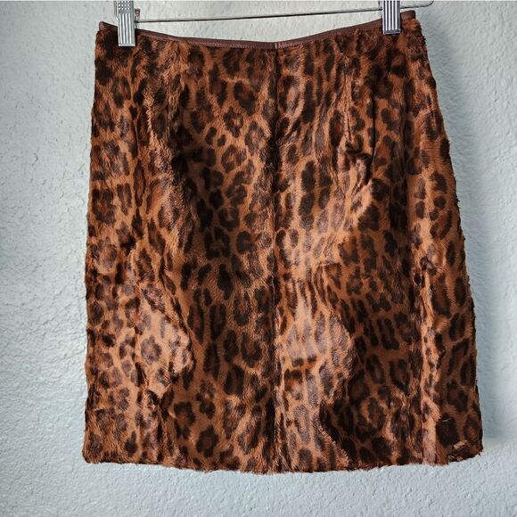Dana B and Karen faux fur animal print  mini skirt - Picture 2 of 8